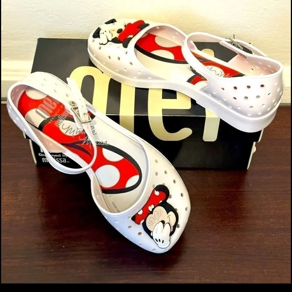 💕Mini Melissa Girls furadinha comfortable cushioned sandal size 2 and 3 new